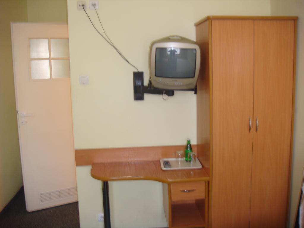 Hotel Polonia Augustów Buitenkant foto